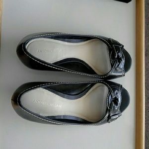 New - Ladies black shoes 8.5M